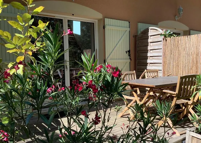 Апартаменты La Morandiere