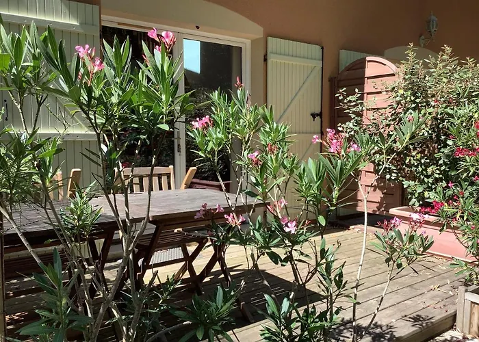 Апартаменты La Morandiere Grayan-et-l'Hopital